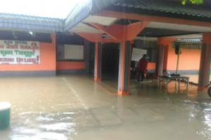 Sama-sama Kebanjiran, KSR Harap Rektorat Lebih Peduli 